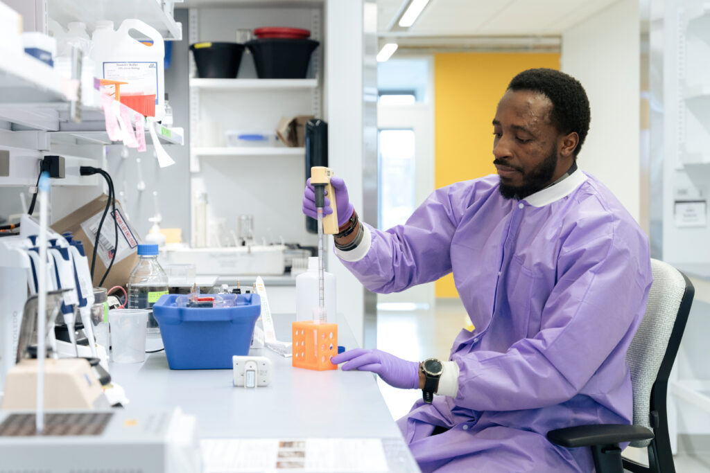 Firestone-Medical-Research-Lab_LCOM_Cancer-Research-Dr-Nimrat-Chatterjee_Photog-Bailey-Beltramo_File-name_Firestone_Chatterjee-2 - UVM Professional and Continuing Education